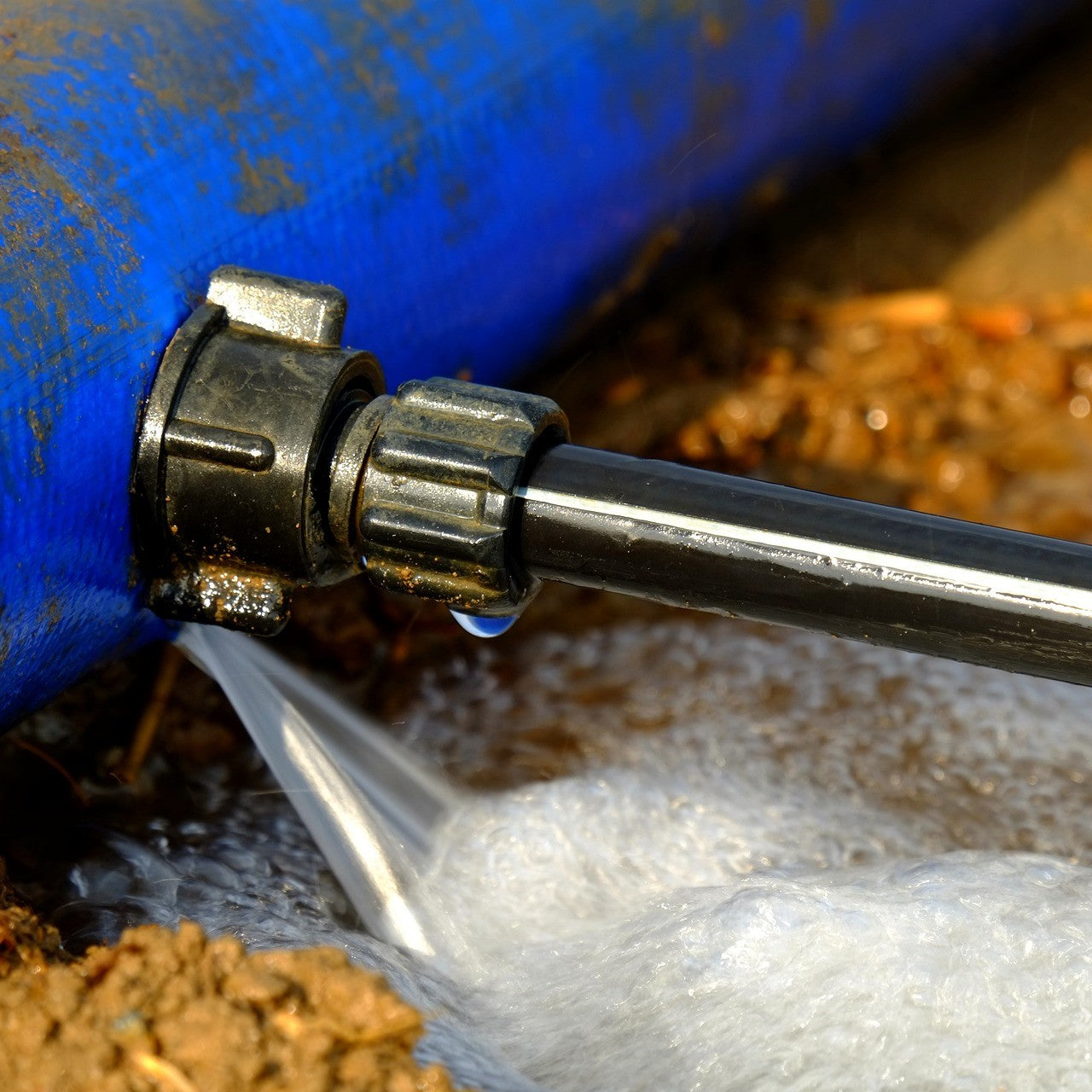 Bild eines Wasserlecks auf einer Baustelle