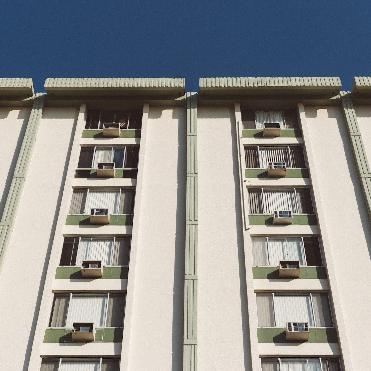 Blick auf die Fassade eines Pflegeheims